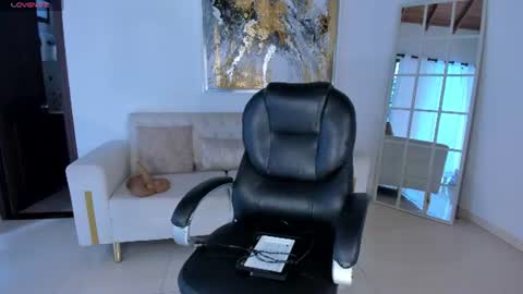 Snapshot of alessaromero chatting on July 7, 8:02 pm ALESSA ROMERO online show from July 7, 8:02 pm
