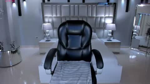 Snapshot of alessaromero chatting on July 13, 7:27 pm ALESSA ROMERO online show from July 13, 7:27 pm