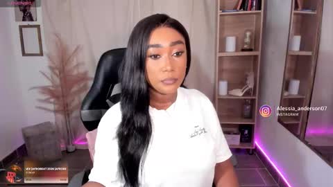 Snapshot of alessia_anderson07 chatting on February 9, 5:00 am Yy online show from February 9, 5:00 am