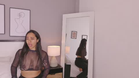 alessia_selene online show from July 16, 10:49 pm
