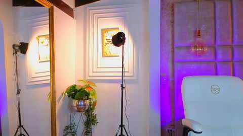 Snapshot of alessialondon chatting on May 11, 2:45 pm Alessia online show from May 11, 2:45 pm