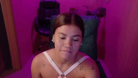 alessiamonroe_ online show from June 1, 9:38 pm