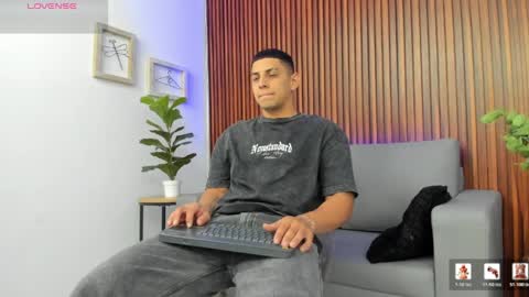 alex online show from April 6, 11:55 am