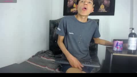 alex_it0 online show from May 16, 1:13 am