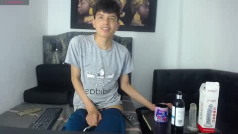 alex_it0 online show from May 20, 8:37 pm