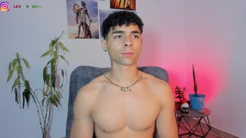 Snapshot of alex_zt7 chatting on April 24, 5:15 pm x online show from April 24, 5:15 pm