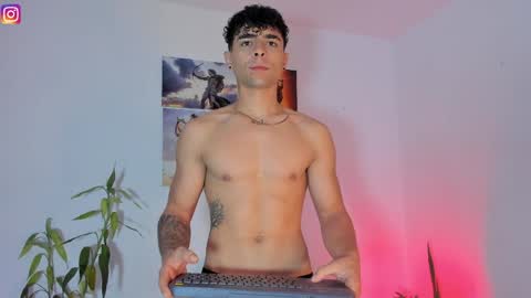 Snapshot of alex_zt7 chatting on April 26, 4:04 pm x online show from April 26, 4:04 pm