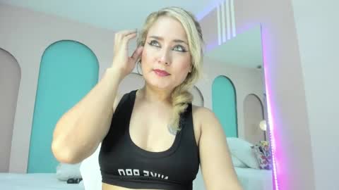 Snapshot of alexacoldd chatting on May 26, 3:08 pm alexacoldd online show from May 26, 3:08 pm