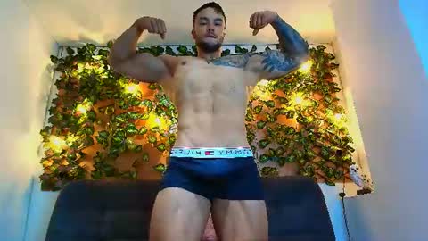 Snapshot of alexander_collin_ chatting on July 8, 12:31 pm Alex Collin online show from July 8, 12:31 pm