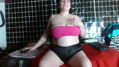 Snapshot of alexandra_xxx_ chatting on April 23, 5:08 am alexandra_xxx_ online show from April 23, 5:08 am