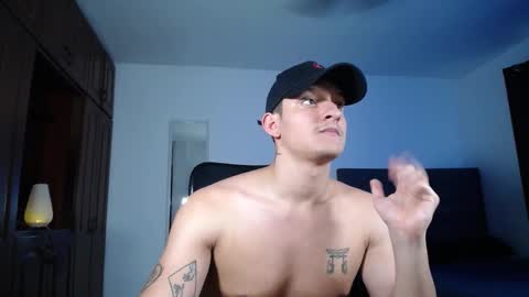 alexandrolovee2 online show from March 15, 9:10 pm