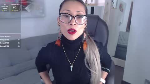 Snapshot of alexia_james_ chatting on April 21, 9:06 pm Alexa online show from April 21, 9:06 pm