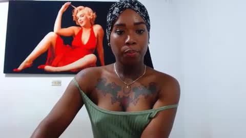 alexia_sinclaire24 online show from April 8, 12:10 am