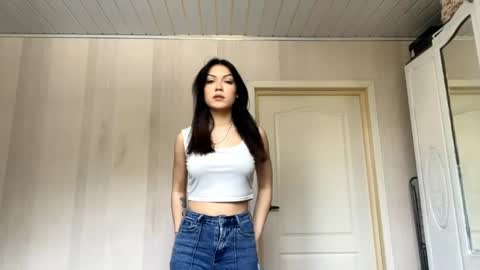 Snapshot of alexiaficke chatting on April 13, 10:32 am Emila online show from April 13, 10:32 am
