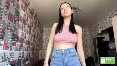Snapshot of alexiaficke chatting on May 9, 8:41 am Emila online show from May 9, 8:41 am