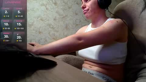 Snapshot of alexis_gordon chatting on June 8, 1:28 am Alexis online show from June 8, 1:28 am