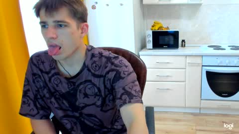 Dennis online show from May 25, 3:45 am