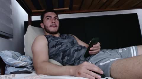 Snapshot of alexsb1998 chatting on February 21, 6:18 am alexsb1998 online show from February 21, 6:18 am