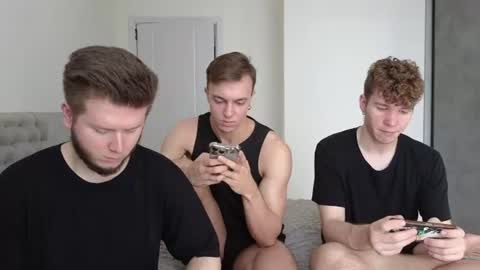 Snapshot of alexxx_d chatting on July 14, 8:19 am AlexDimaIgor online show from July 14, 8:19 am