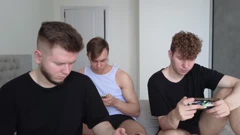 Snapshot of alexxx_d chatting on July 18, 8:29 am AlexDimaIgor online show from July 18, 8:29 am