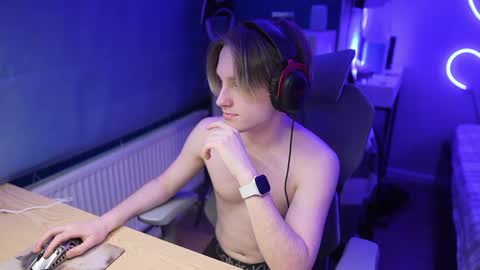 Alexycutie online show from April 18, 4:11 pm