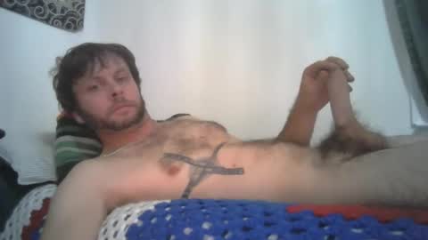 Snapshot of alfredkey14 chatting on June 6, 6:29 am alfredkey14 online show from June 6, 6:29 am