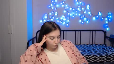 Alice online show from December 20, 11:05 pm