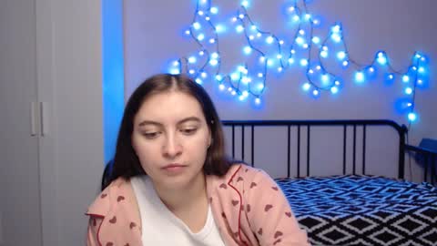 Alice online show from December 22, 9:31 pm