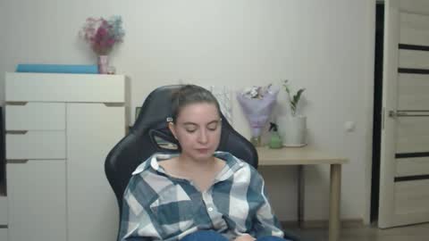 Alice online show from November 22, 10:42 pm