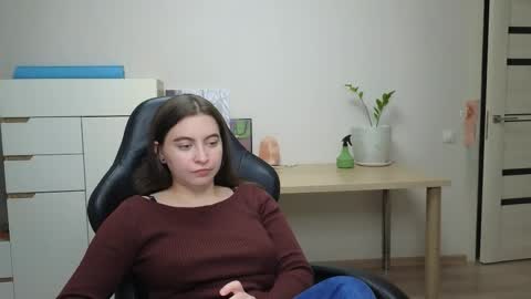 Alice online show from March 21, 6:44 pm