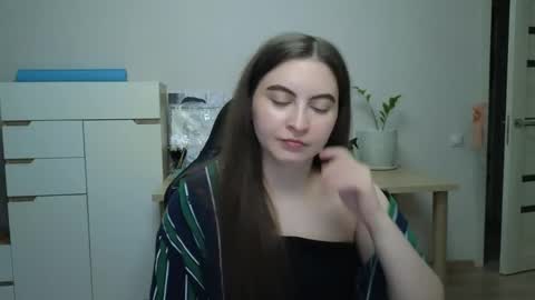 Alice online show from April 4, 3:31 pm