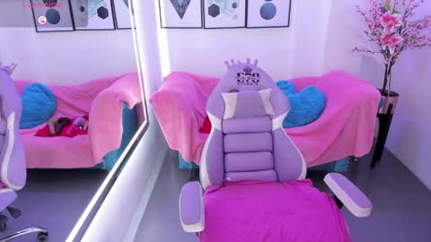 Alice  online show from April 16, 11:55 am