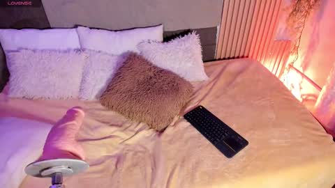 Mey online show from March 16, 3:45 am