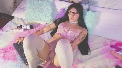 Mey online show from July 18, 4:11 pm