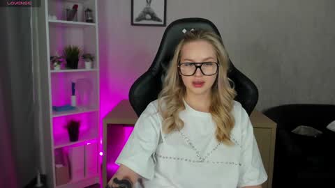 Alice online show from January 31, 1:11 am