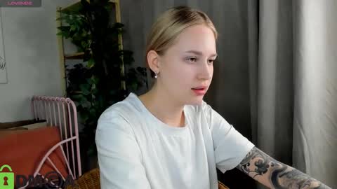 Alice online show from December 14, 10:47 pm