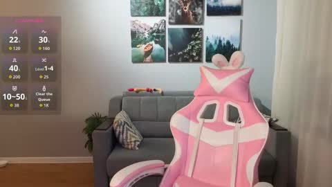 Alice Frost online show from June 6, 6:34 pm