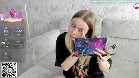 alice_halle online show from April 14, 9:37 am