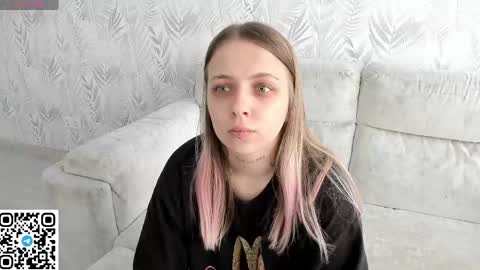 Snapshot of alice_halle chatting on June 8, 6:47 am alice_halle online show from June 8, 6:47 am