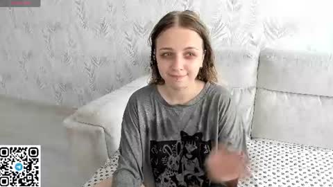 Snapshot of alice_halle chatting on June 28, 9:04 am alice_halle online show from June 28, 9:04 am