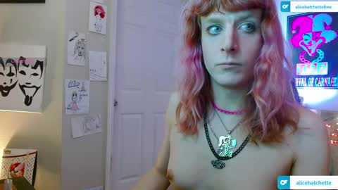 Snapshot of alice_hatchette chatting on April 1, 7:11 pm Alice Hatchette online show from April 1, 7:11 pm