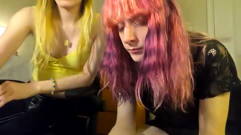 Snapshot of alice_hatchette chatting on May 13, 2:42 am Alice Hatchette online show from May 13, 2:42 am
