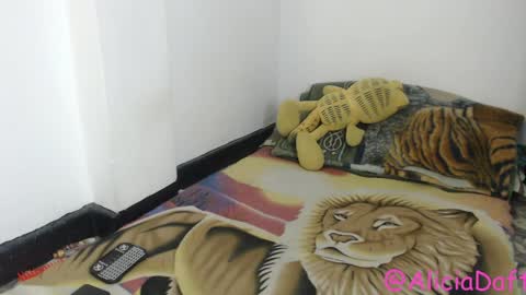 Snapshot of alice_psilocybe_sabina420 chatting on May 12, 8:28 pm Alicia Aldara online show from May 12, 8:28 pm