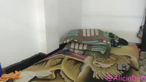 Snapshot of alice_psilocybe_sabina420 chatting on July 6, 3:58 am Alicia Aldara online show from July 6, 3:58 am