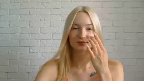 Alice online show from August 6, 11:01 am