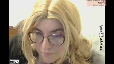 Alice online show from December 4, 9:24 pm