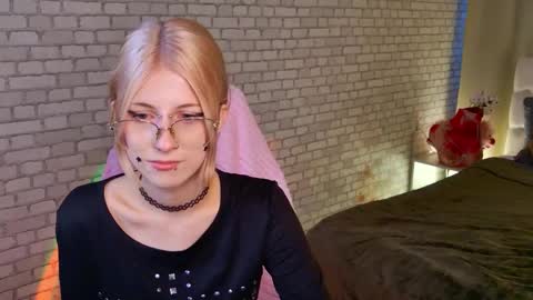 Snapshot of alicedews chatting on February 17, 1:40 pm alice online show from February 17, 1:40 pm