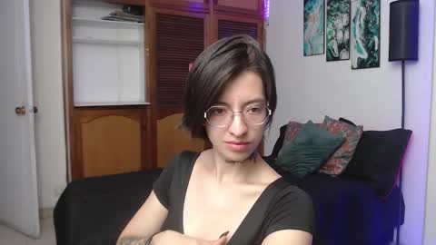 alicee_logan_ online show from November 13, 1:26 am