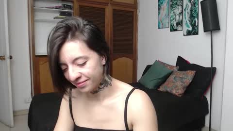 alicee_logan_ online show from December 19, 2:40 am