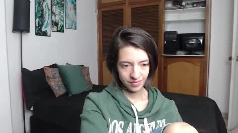 alicee_logan_ online show from February 1, 3:38 am